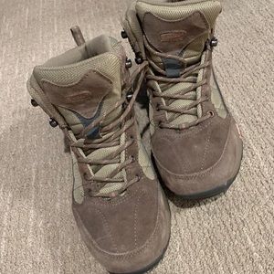 Hi-Tec woman’s hikers